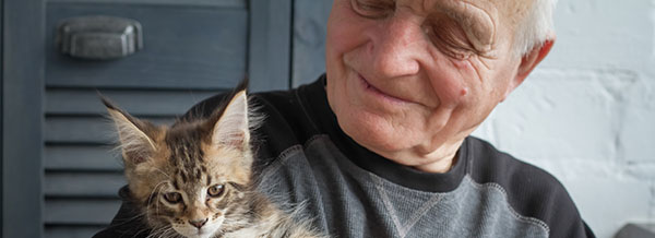 Unexpected Advantages of Pet Companionship for Seniors Living with Dementia