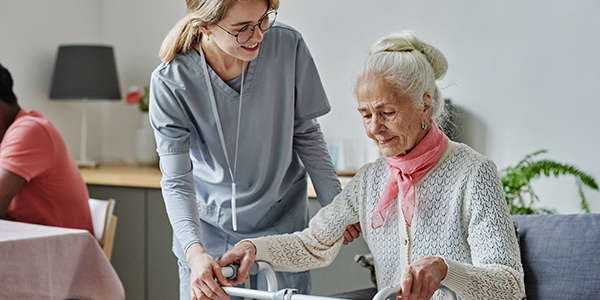 Senior Living Communities Vs. Nursing Homes: Do You Know the Difference?